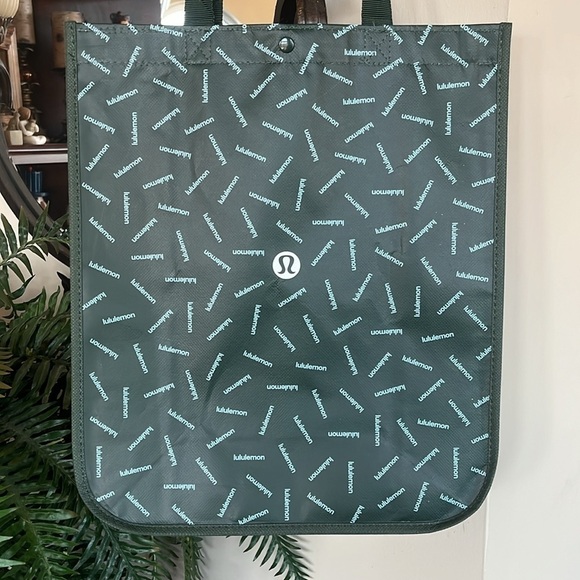 NWOT Lululemon Green Reusable Shopping Tote Shoulder Bag Lightweight - Picture 3 of 13